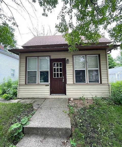 914 N Elm Ave — Photo 1