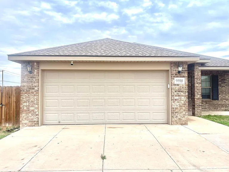 9918 Lamar Ave — Photo 1