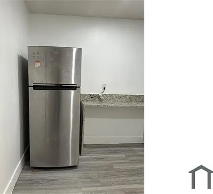 14280 NE 6th Ave #6 — Photo 3