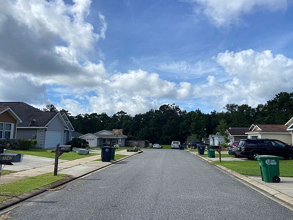 4th image of 3749 Deshazier Ln
