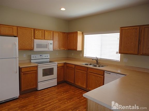 5th image of 13029 W Sweetwater Ave