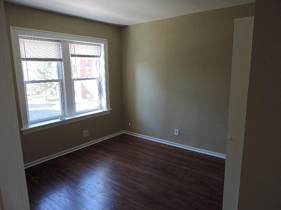 5th image of 6003 S Artesian Ave #2