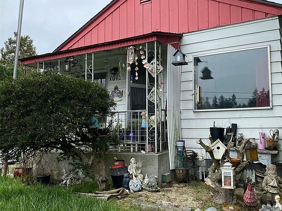 2nd image of 1015 W Highway 101