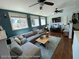 10 Oldfield Pl, Red Bank, NJ 07701