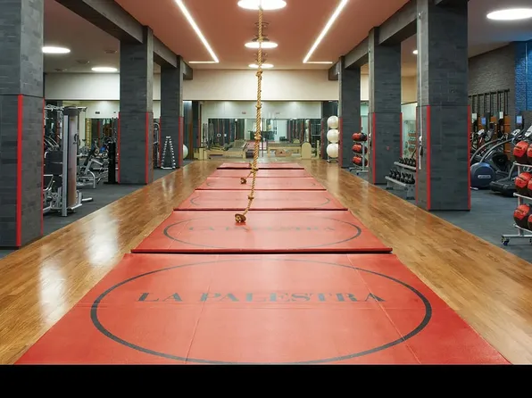 50 Riverside Boulevard image 12 of 16