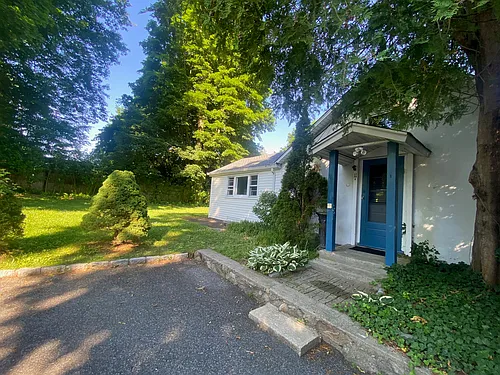 11 Shady Brook Ln Photo 1 11 Shady Brook Ln Photo 1