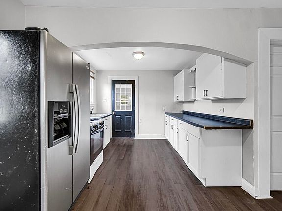 3rd image of 3771 Alabama St