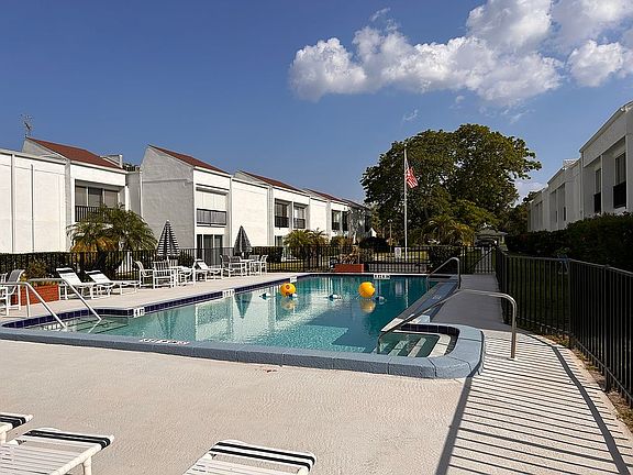 Inmaculate pool