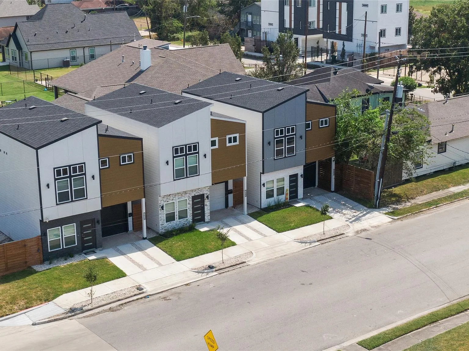 3 bed, 2.5 bath, 1478 sqft, $2,800 — Photo 3
