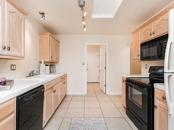 3rd image of 4909 Sereno Dr NE