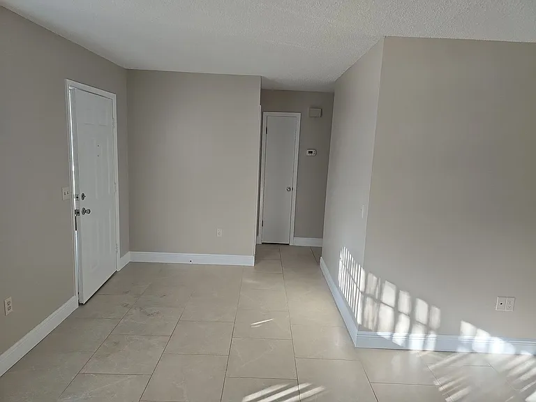 7251 McGinnes Ct — Photo 5