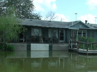 548 Calder Rd, Dale, TX 78616