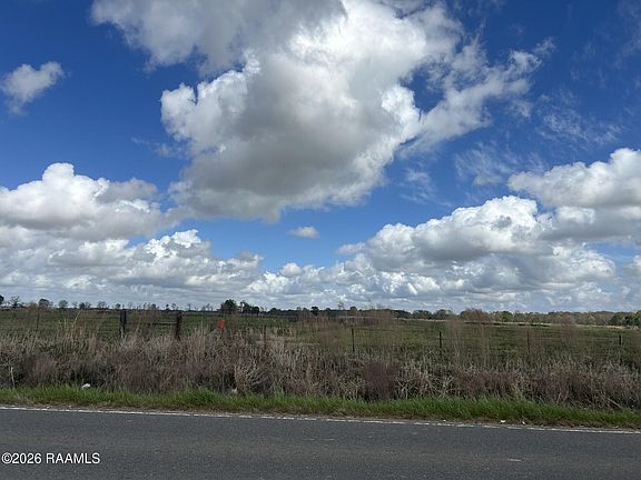 4th image of Pine Point Rd