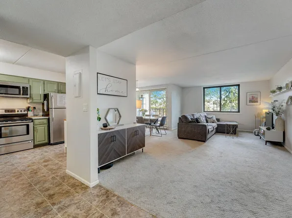 7200 York Ave S APT 208, Edina, MN 55435