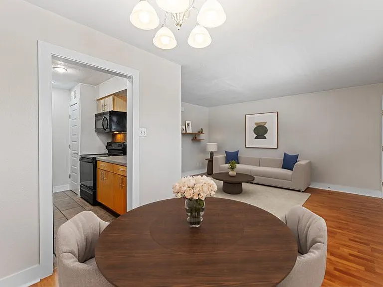 3815 Guadalupe St #303 — Photo 12