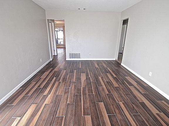 5th image of 2616 Nottingham Dr