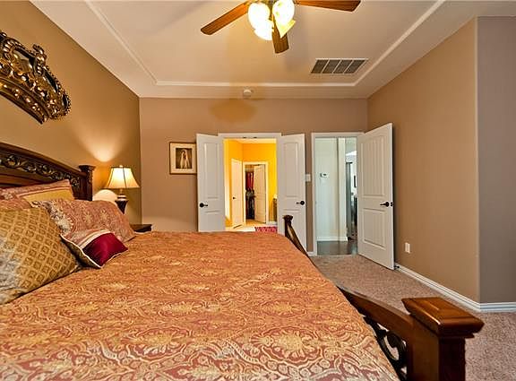 4th image of 3208 Glen Crest Ln