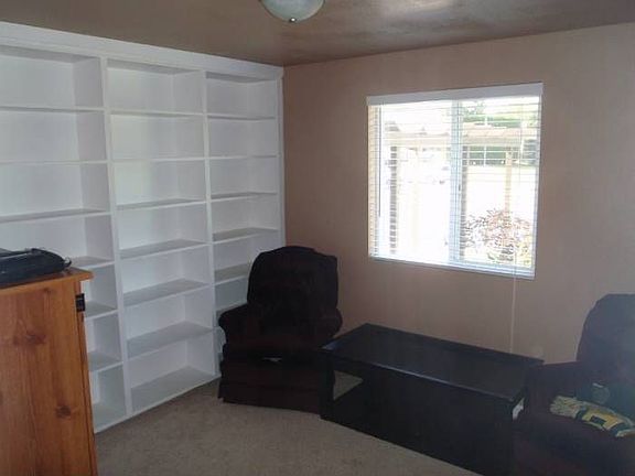 Bedroom w/ shelves