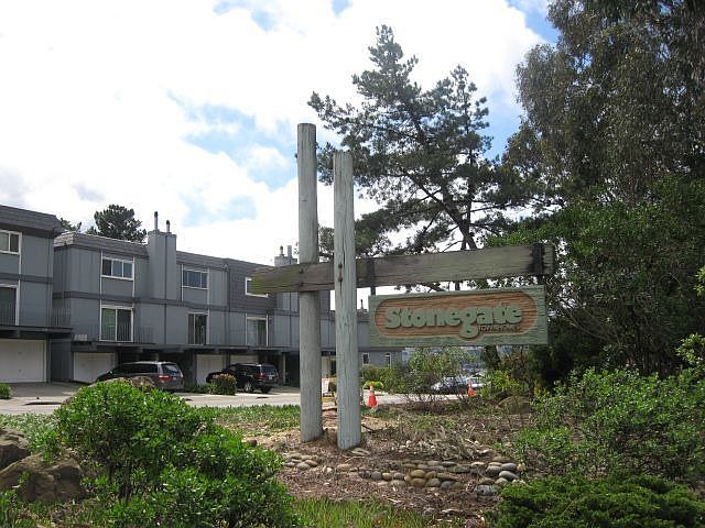 Stonegate Townhouses