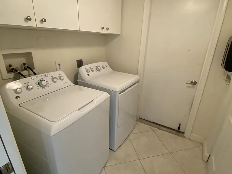 5621 Coach House Cir #D — Photo 7