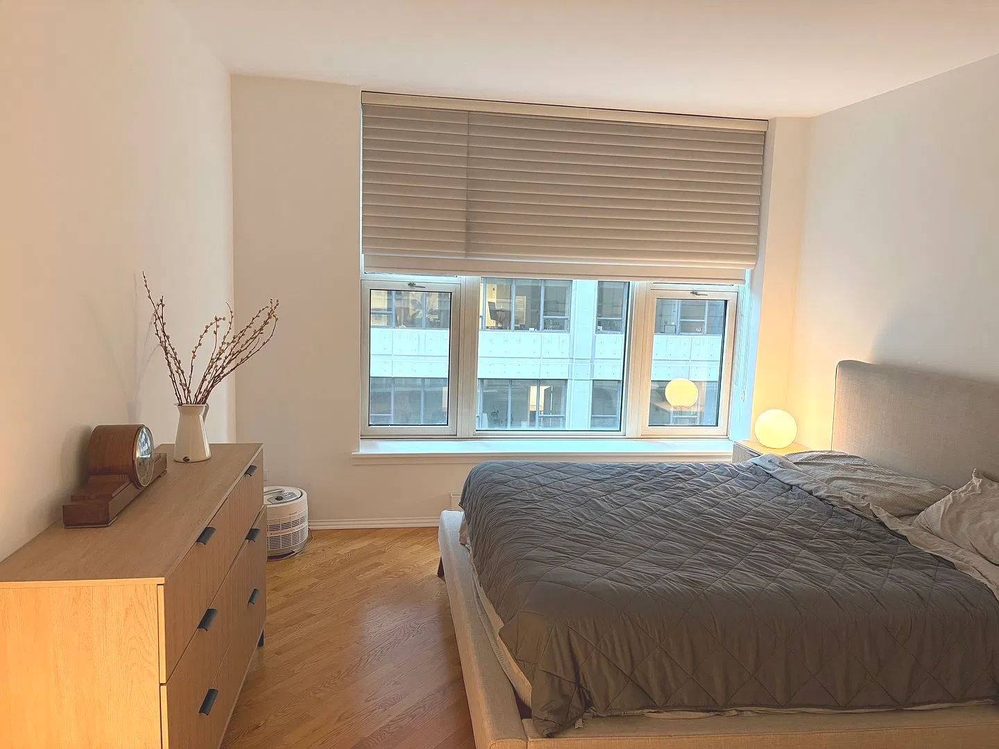 2 bed, 1300 sqft, $4,100 — Photo 4