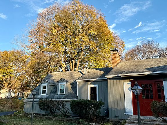 5th image of 1128 S Batavia Ave