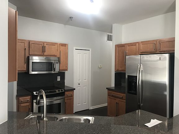 3rd image of 3107 Goldeneye Ln