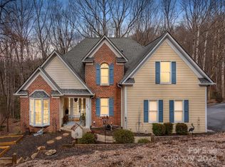 451 Heather Marie Dr, Hendersonville, NC 28792