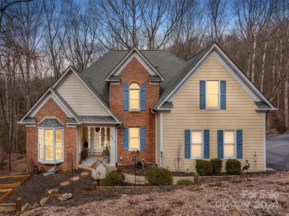 451 Heather Marie Dr, Hendersonville, NC 28792