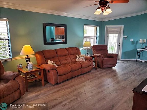 5th image of 523 Lakeside Cir