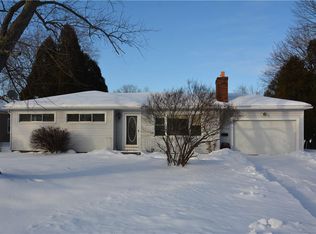 17 E Crest Dr, Rochester, NY 14606