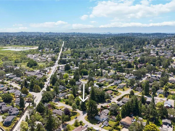 4155 North Rd, Saanich, BC V8Z 5H9