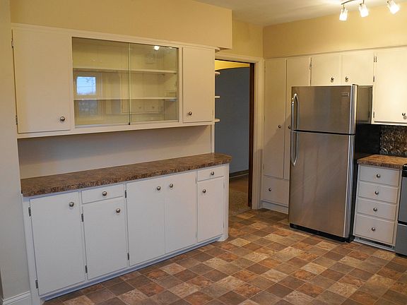 Other part of large kitchen