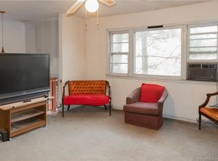 17 Algonquin Rd, Norwalk, CT 06851