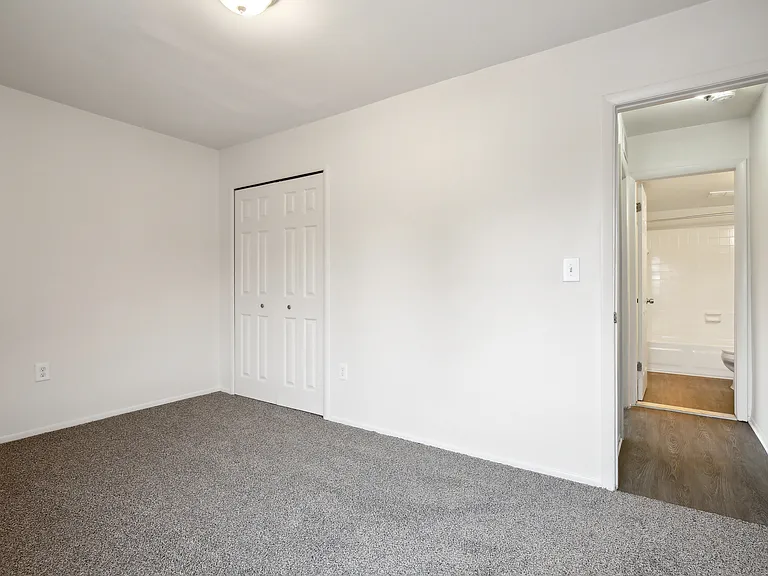 Maple Grove Apartments — Photo 16