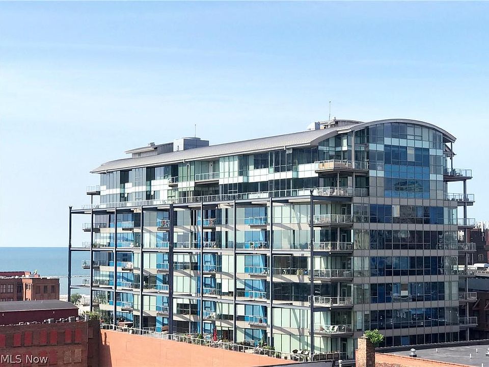 1st image of 701 W Lakeside Ave Penthouse 5A