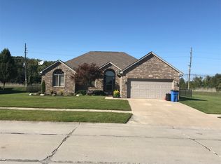 36691 N Pointe Dr, New Baltimore, MI