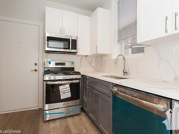 2nd image of 2541 N California Ave #124