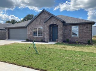 465 Brinley St, Tontitown, AR 72762