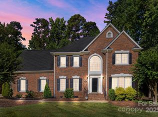 2608 Carmarthen Ct, Matthews, NC 28104