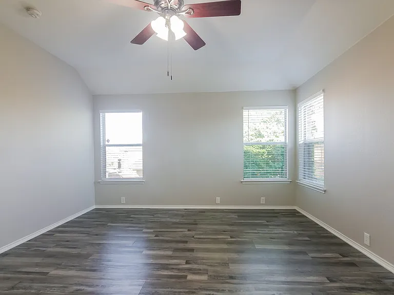 1006 Zachary Dr — Photo 11