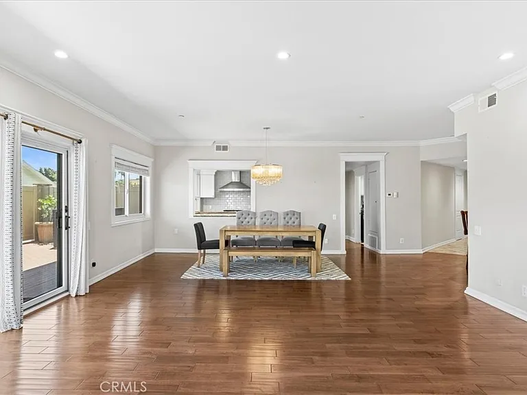 512 Esplanade #103 — Photo 15