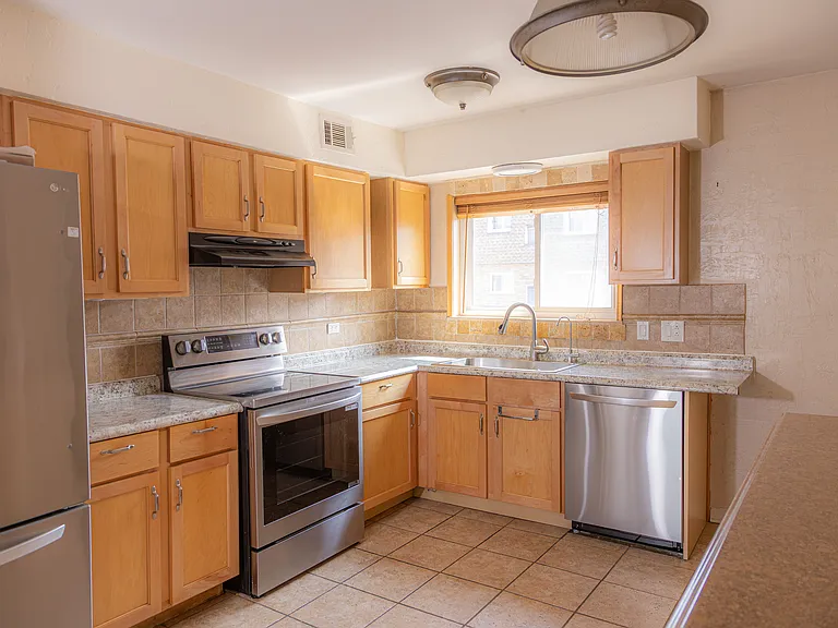 9480 Bay Colony Dr #2N — Photo 3