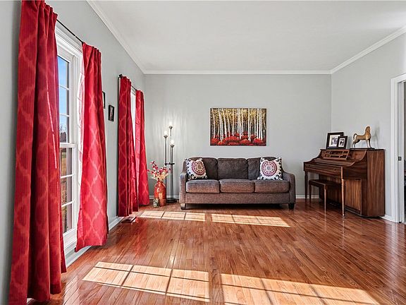 5th image of 5 Knollwood Dr