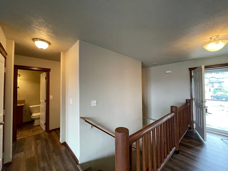 4911 E 15th Ave — Photo 3