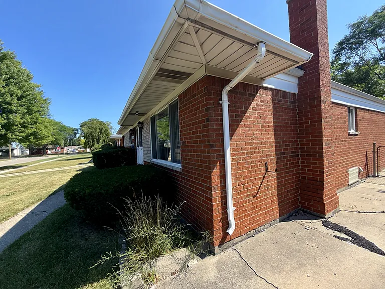 31846 Regal Dr — Photo 3