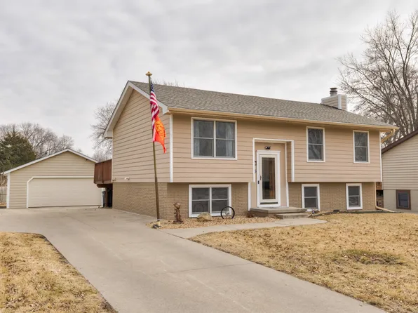706 Gordon Ave, Norwalk, IA 50211