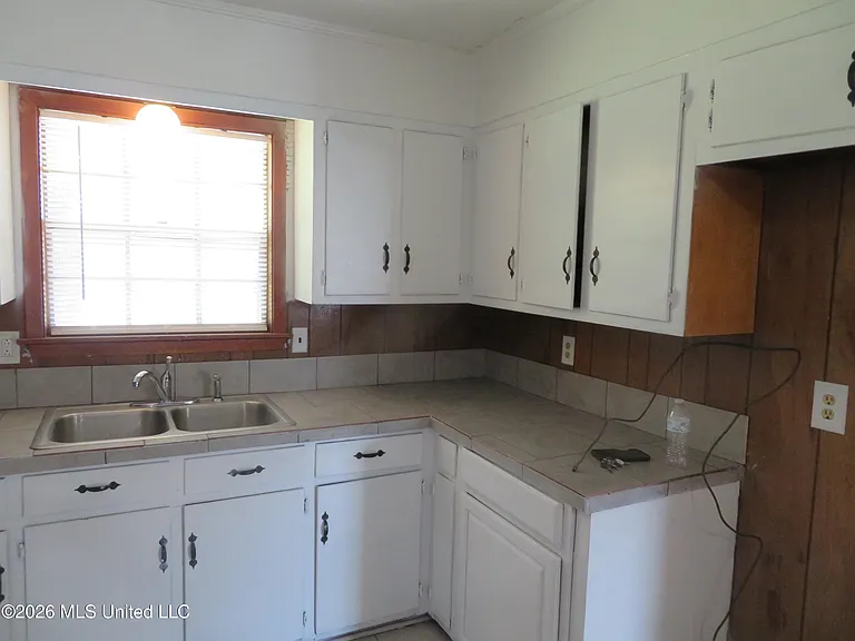 356 Springdale Cir — Photo 6