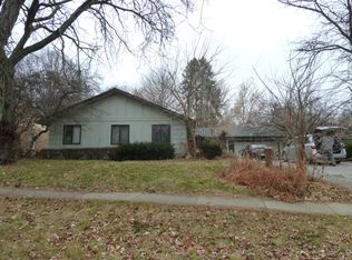 1100 Barberry Ct, Downers Grove, IL 60515