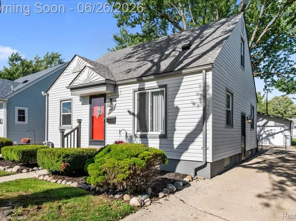29710 Quinkert St, Roseville, MI 48066